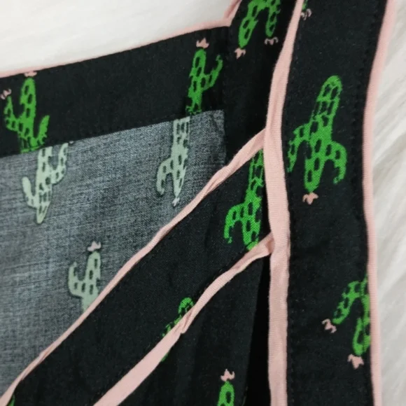 ModCloth Cafe au Soleil Top in Black Cactus print - Picture 7 of 10